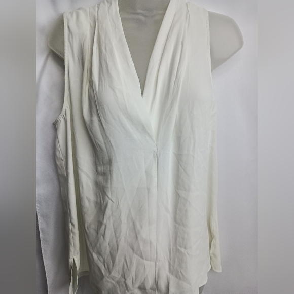 Elegant Bundle 2 WHITE HOUSE BLACK MARKET Sleeveless Tops (#1,496) - Picture 1 of 11